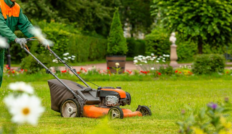 Tree And Lawn Service detail